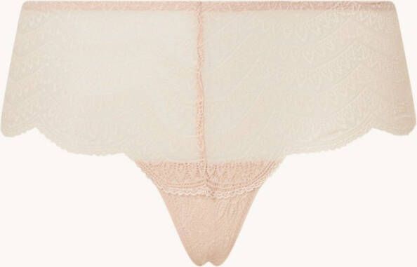 Simone P&#xE9, r&#xE8, le Karma shorty van kant