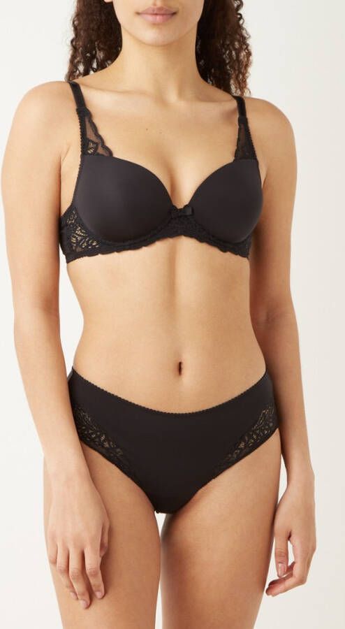 Triumph Bh met steuncups Amourette Spotlight WHP met bandjes van kant